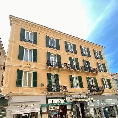 Eletto Hotel 3*